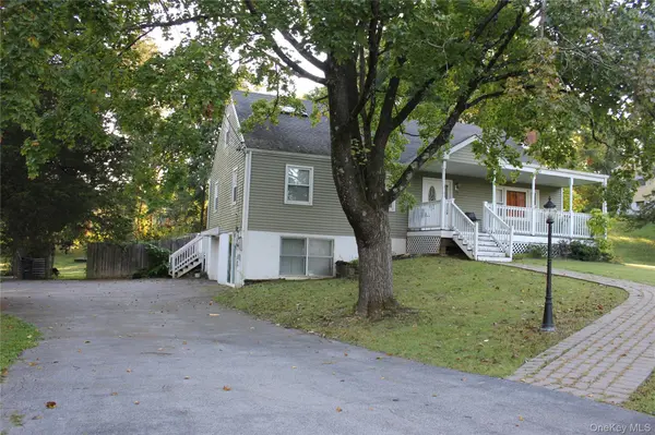 43 Laffin LN, Poughkeepsie, NY 12603