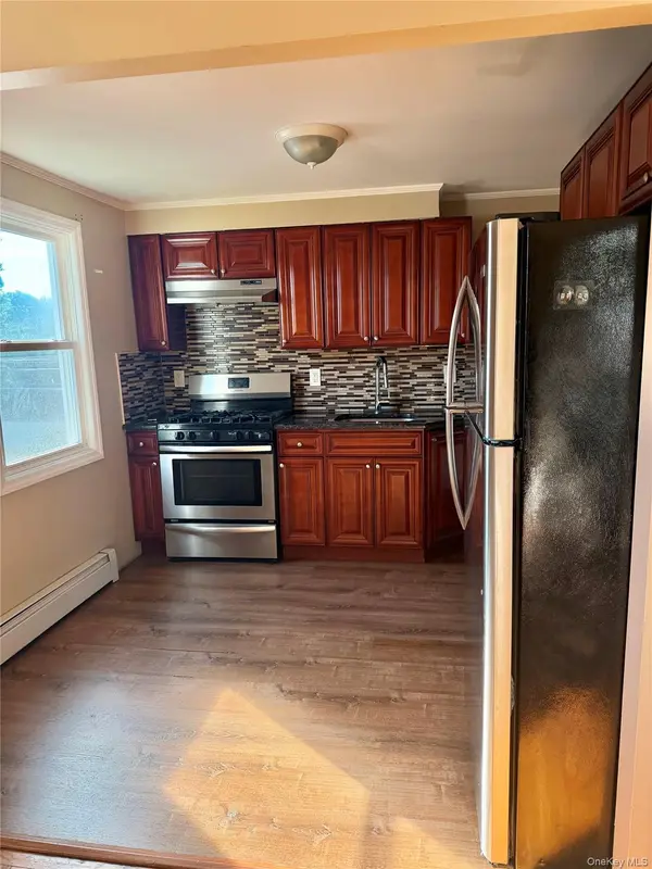 92 S Fulton ST, Westbury, NY 11590