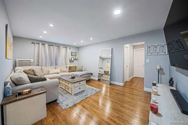 8 Terrace Circle #1G, Great Neck, NY 11021
