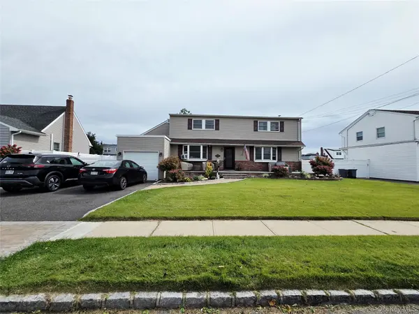 609 Alwick AVE, West Islip, NY 11795