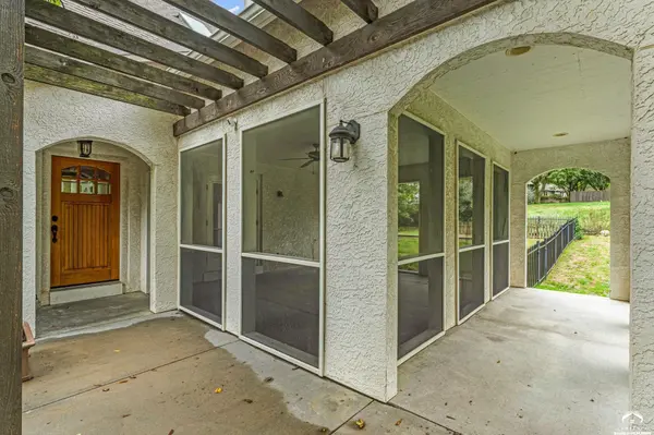 2812 Stratford RD, Lawrence, KS 66049