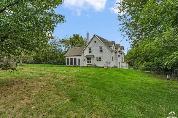 2812 Stratford RD, Lawrence, KS 66049