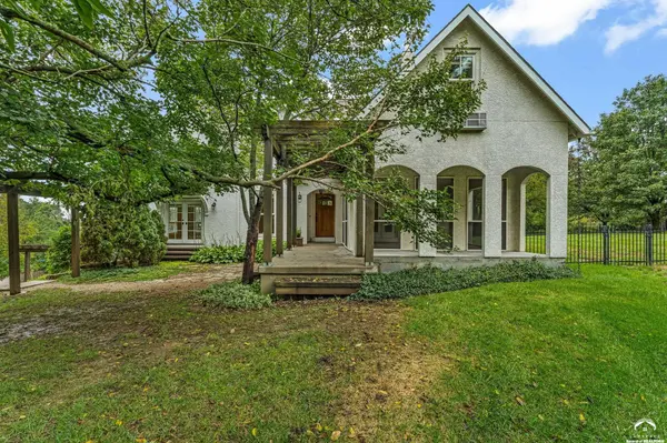 2812 Stratford RD, Lawrence, KS 66049