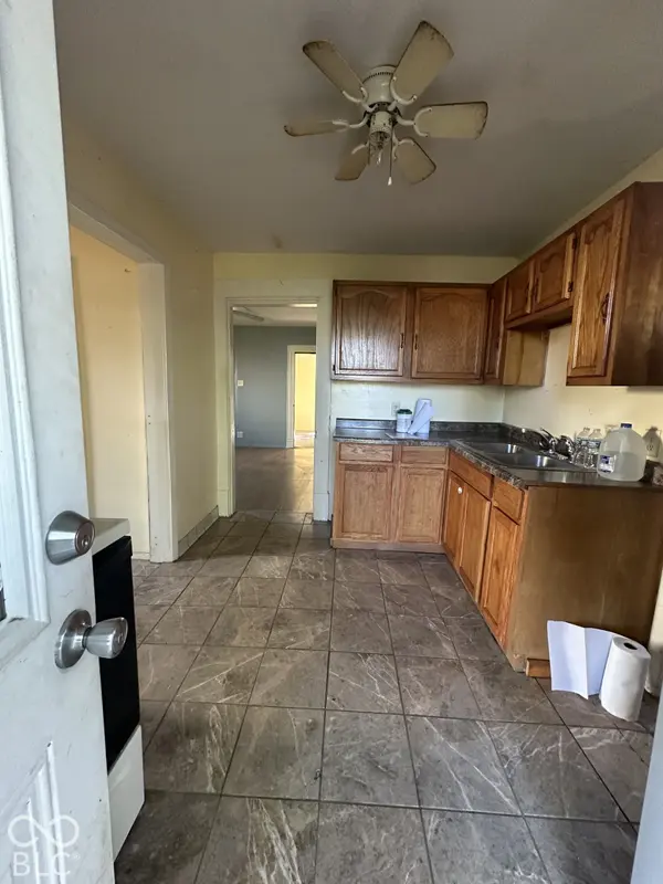 1424 W 15th ST, Muncie, IN 47302