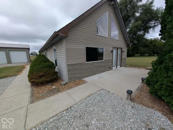 8041 S Crows Foot PL, Terre Haute, IN 47802