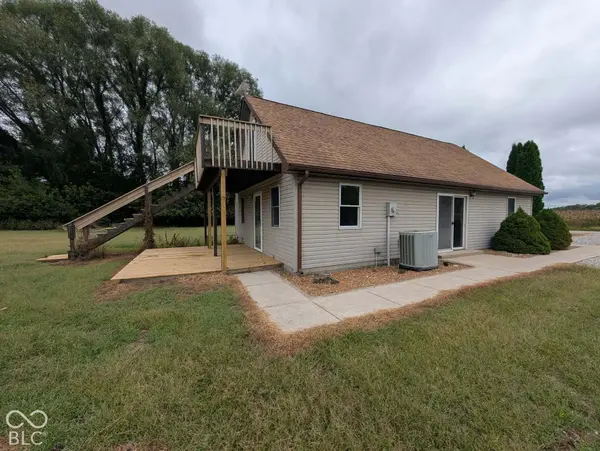8041 S Crows Foot PL, Terre Haute, IN 47802