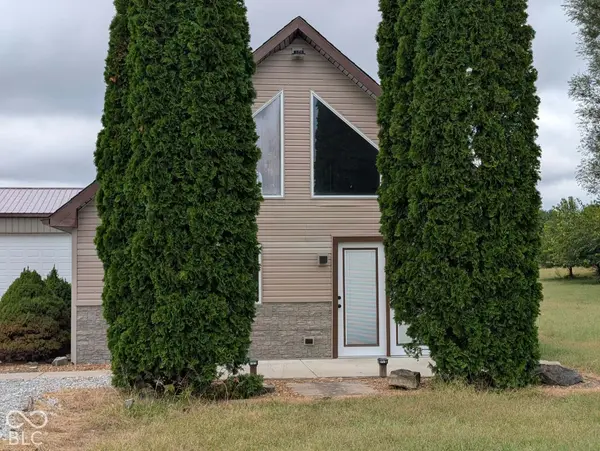 8041 S Crows Foot PL, Terre Haute, IN 47802