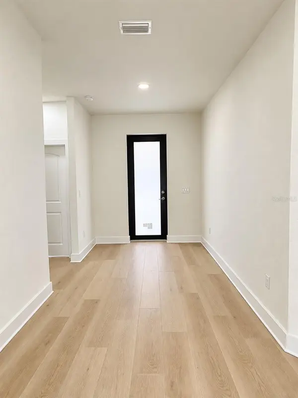 11703 COUNTRY CLUB PL, Tampa, FL 33612