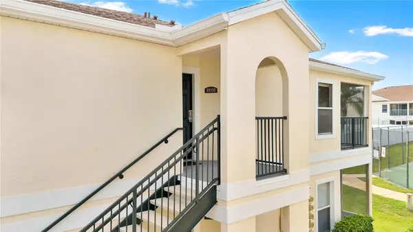 8810 GRAND PALMS CIR #B, Kissimmee, FL 34747