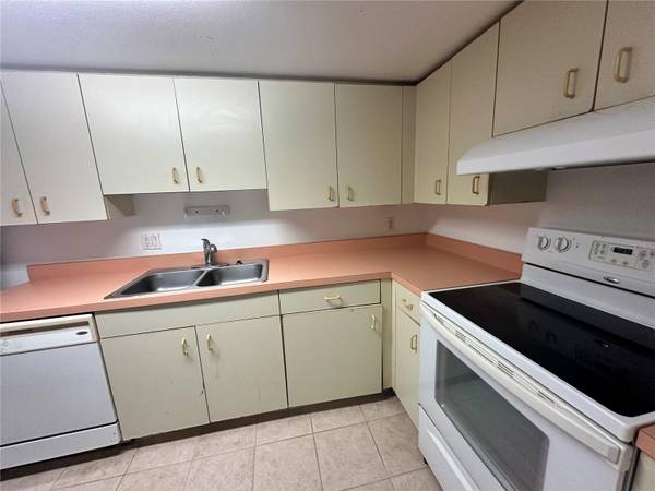 8124 FAIRWAYS CIR #R104, Ocala, FL 34472