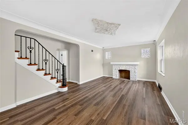 7126 Florian AVE, St Louis, MO 63121