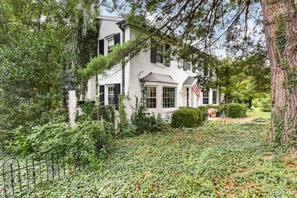 10099 Litzsinger RD, Ladue, MO 63124