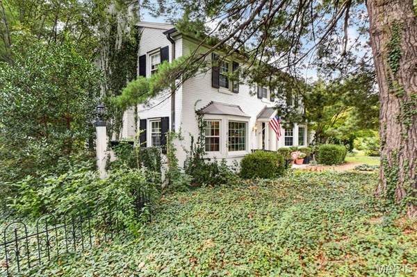 10099 Litzsinger RD, Ladue, MO 63124