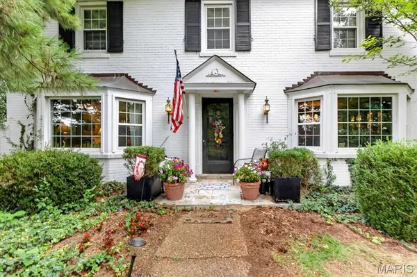 10099 Litzsinger RD, Ladue, MO 63124
