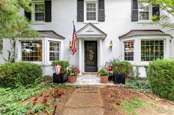 10099 Litzsinger RD, Ladue, MO 63124