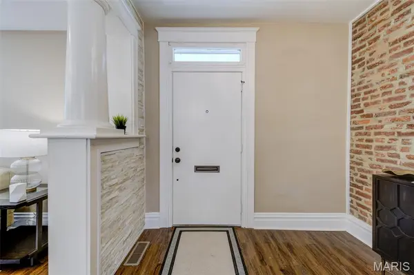 5849 De Giverville AVE, St Louis, MO 63112