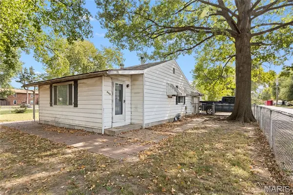 428 Whitelaw AVE, East Alton, IL 62024