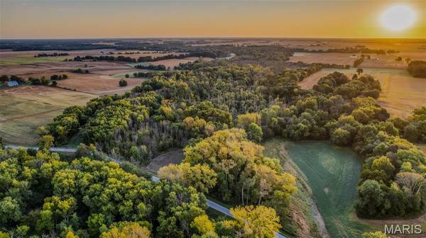 000 Pin Oak Road, Edwardsville, IL 62025