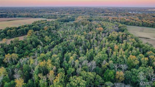000 Pin Oak Road, Edwardsville, IL 62025