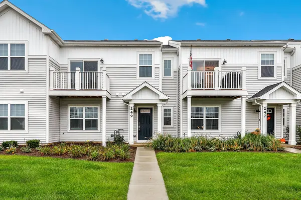 249 Kingsport DR, South Elgin, IL 60177