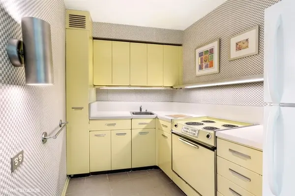 300 N State ST #5201, Chicago, IL 60654