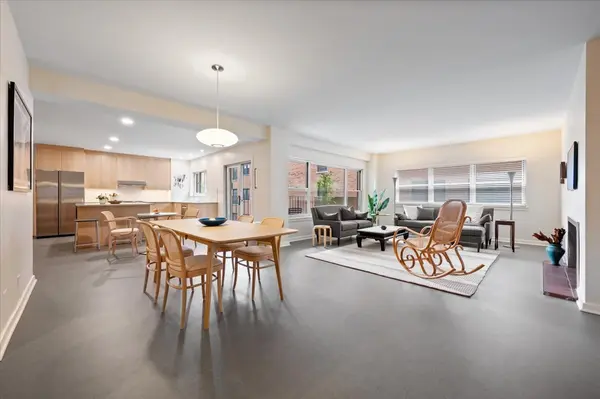1508 Hinman AVE #6C, Evanston, IL 60201