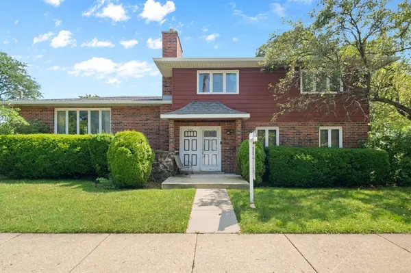 9143 Dr Korczak TER, Skokie, IL 60076