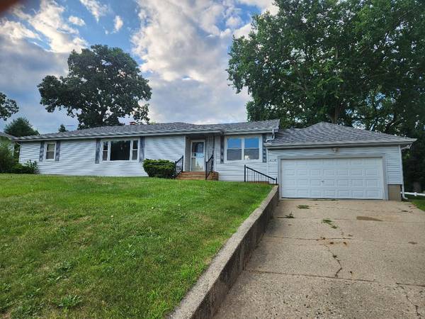914 Oakleaf AVE, Mchenry, IL 60051