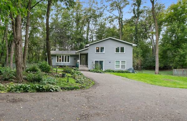 9045 Inver Grove TRL, Inver Grove Heights, MN 55076