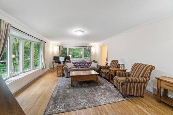 9045 Inver Grove TRL, Inver Grove Heights, MN 55076