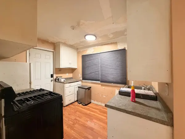 1064 Lawson AVE E, Saint Paul, MN 55106