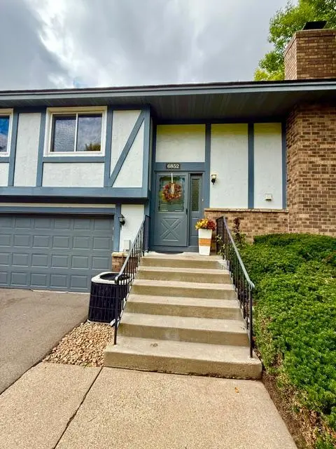 6852 Macbeth CIR, Woodbury, MN 55125