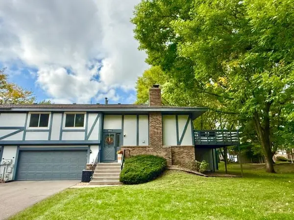 6852 Macbeth CIR, Woodbury, MN 55125