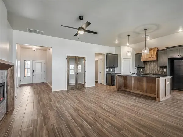 5105 Misty Wood LN, Mustang, OK 73064