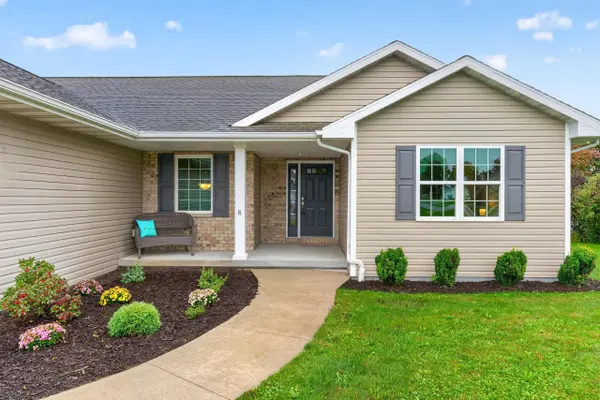 3875 DUCHESS LN, Oshkosh, WI 54904-7325