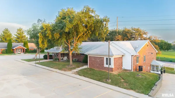 2401 BROADWAY ST, Pekin, IL 61554