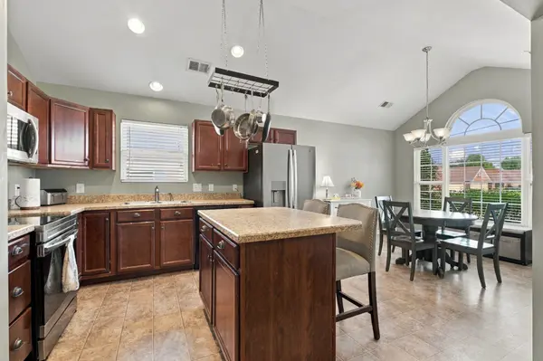 1472 Standish Dr, Lebanon, TN 37087