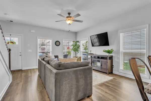 2563 Napa Valley Way, Columbia, TN 38401