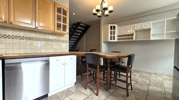 41 Dunlop ST E #1, Barrie, ON L4M 1L2