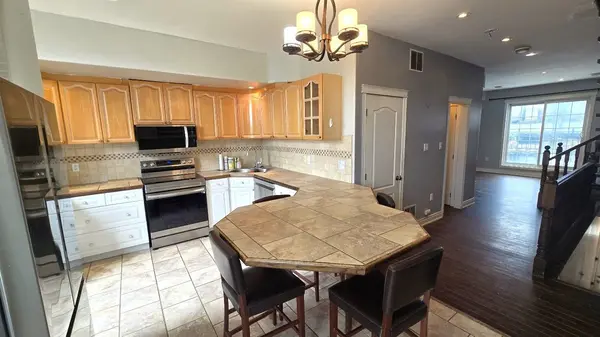 41 Dunlop ST E #1, Barrie, ON L4M 1L2
