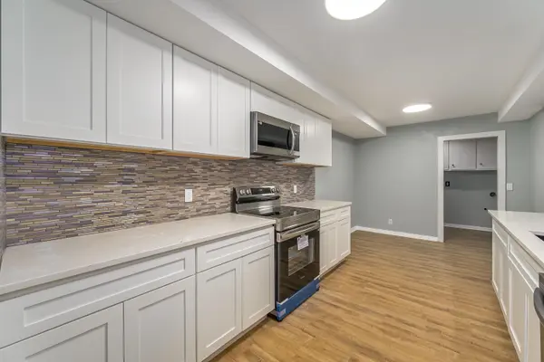 9301 W Birch Ln, Wichita, KS 67212-4132