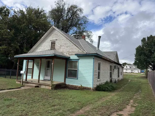 216 W C, Kingman, KS 67068
