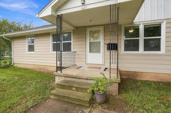 1421 E Kinkaid St, Wichita, KS 67211
