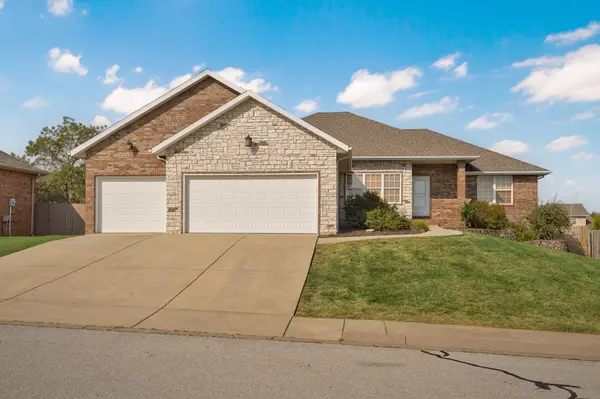905 N 21st AVE, Ozark, MO 65721