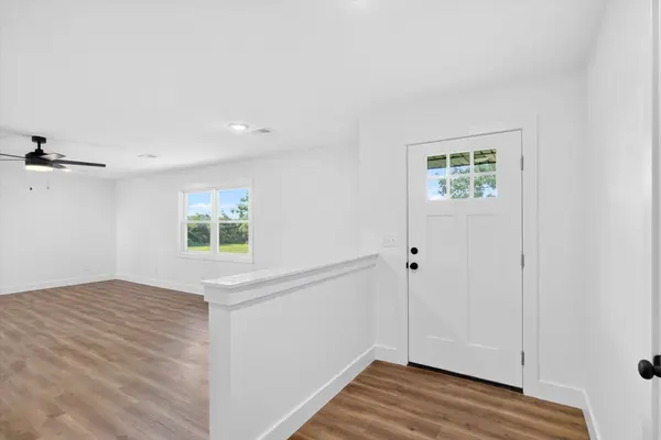3760 E Shelby RD, Springfield, MO 65803