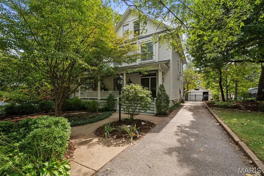 736 Fairview AVE, St Louis, MO 63119