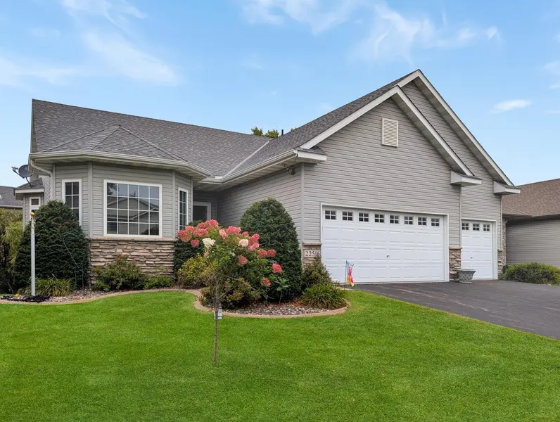 22516 Evergreen CIR, Forest Lake, MN 55025