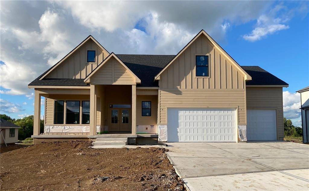 18994 W 193rd TER, Spring Hill, KS 66083