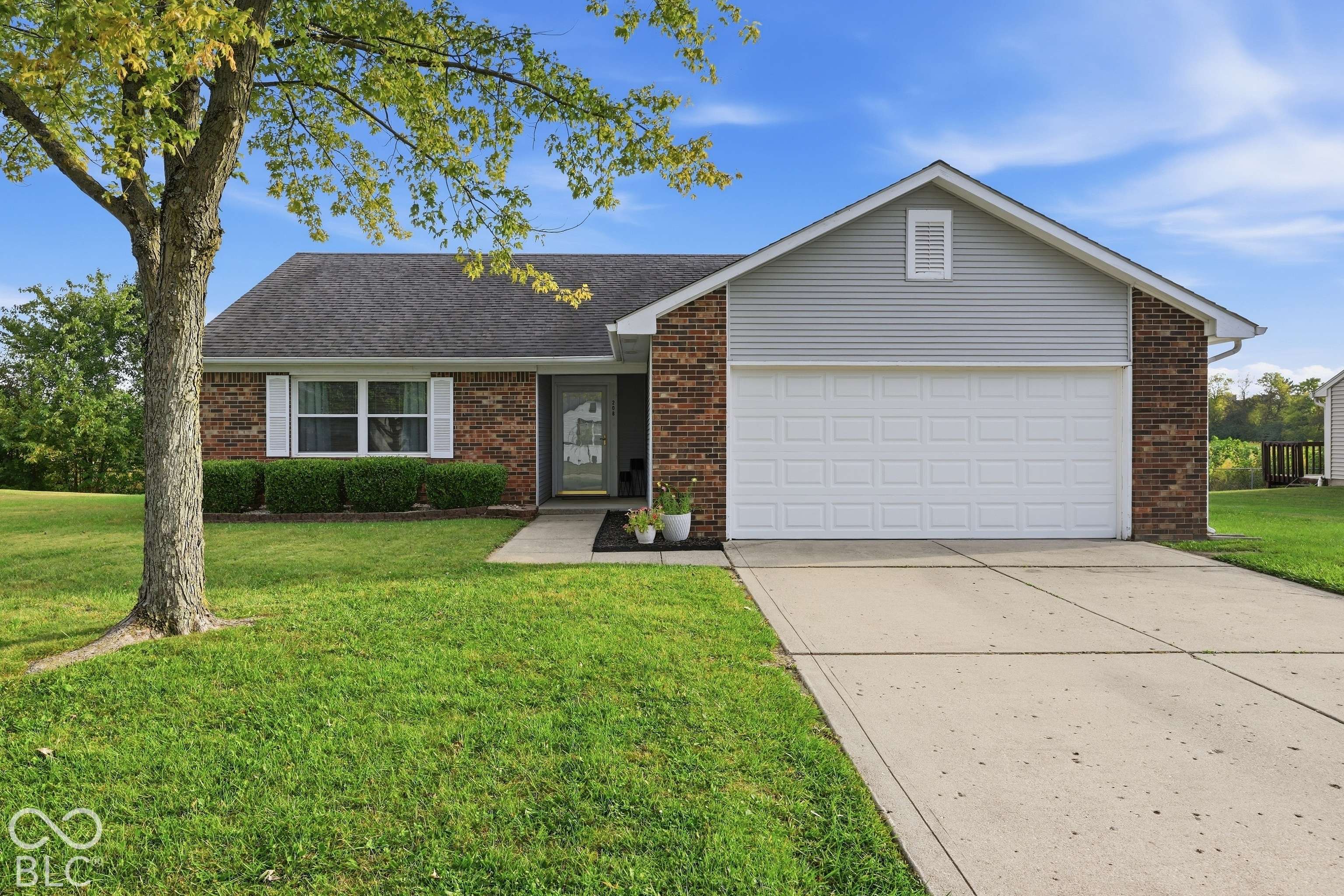 208 Fountain Lake DR S, Shelbyville, IN 46176