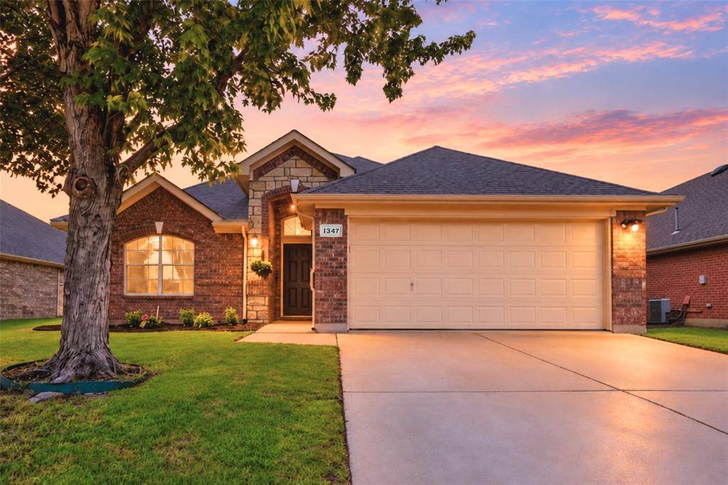 1347 Lake Forest Drive, Grand Prairie, TX 75052